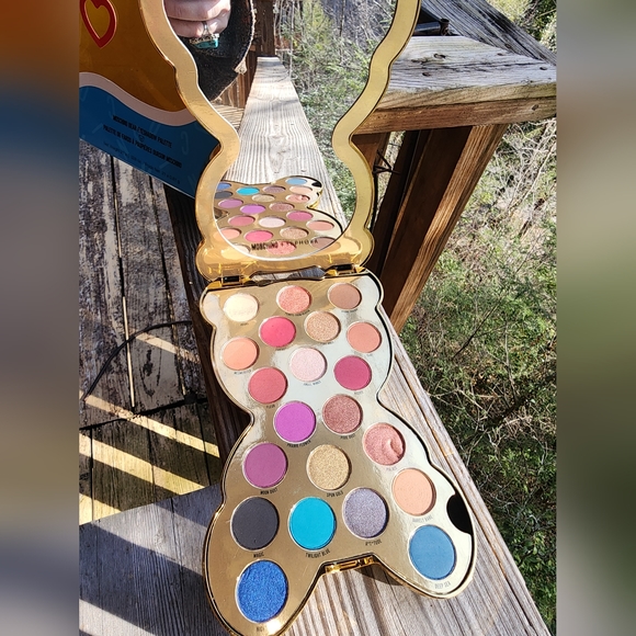 New Moschino X Sephora Eyeshadow Palette Limited Edition NIB - Picture 3 of 6